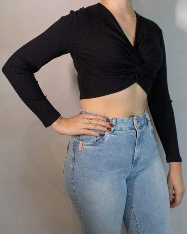 TOP CROPPED FEMININO FLOR DE LIS PRETO G - Imagem 4